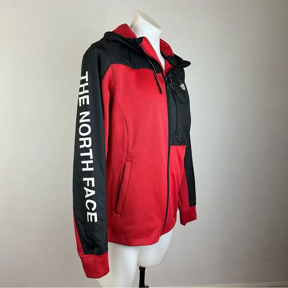 The North Face dynamic red